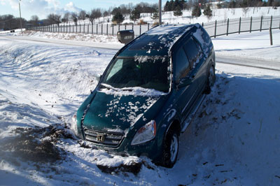 More than 116,000 people are injured on U.S. snowy or icy roads every year. (Photo: Patrick Hawks/Flickr)