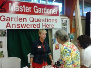 Once they complete their class instruction, Master Gardener Volunteers must complete community service to get certified, like offering free advice in retail garden centers. Photo: Flickr/Creative Commons.