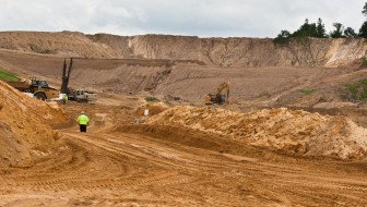 Frac sand mine in Wisconsin. Image: WisconsinWatch.org.