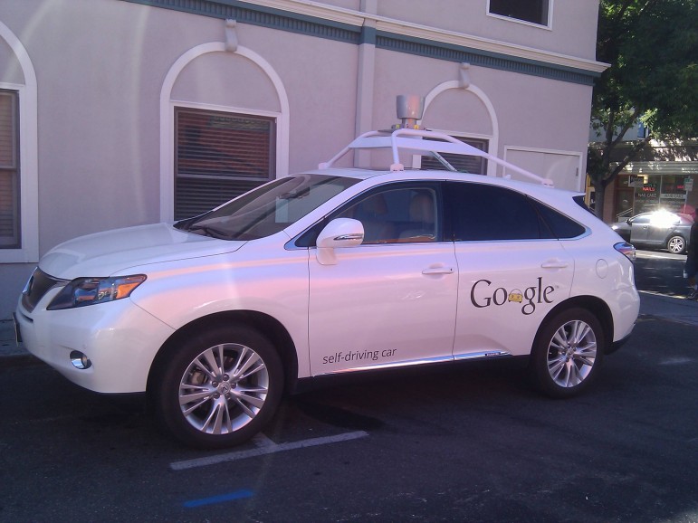 Self-driving cars have Michigan residents "uncomfortable." Image: Wikimedia Commons
