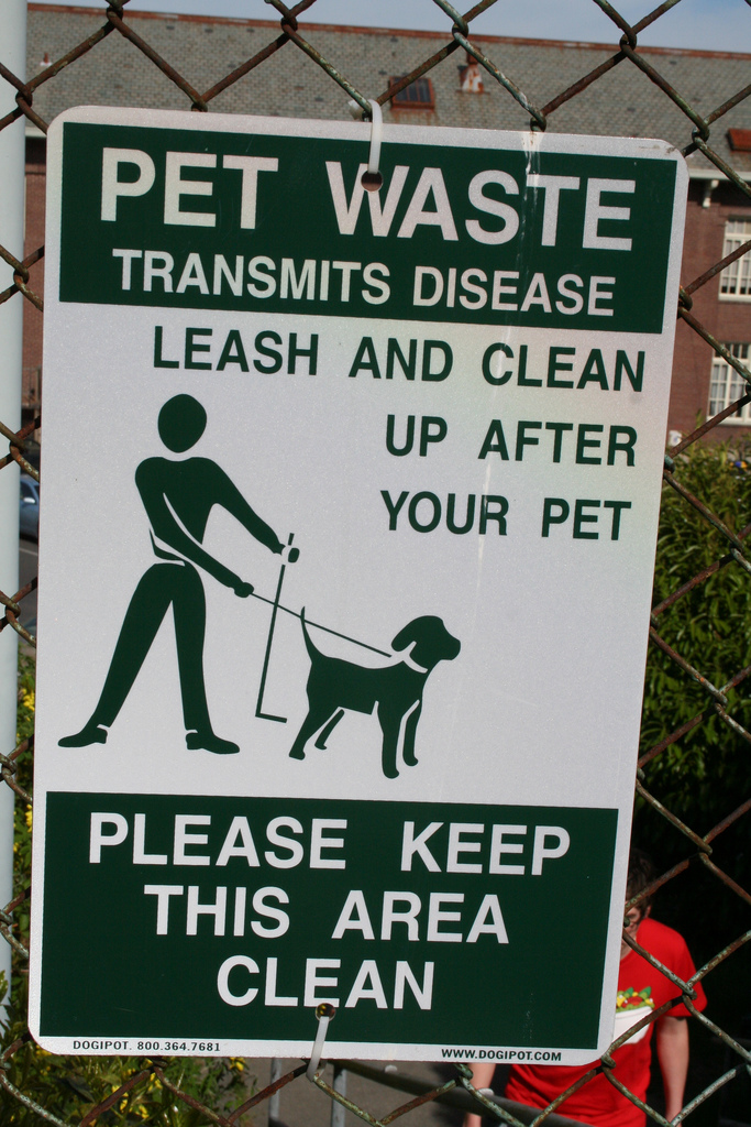 Pet waste can be a major pollutant. Image: Zoomar, Flickr.