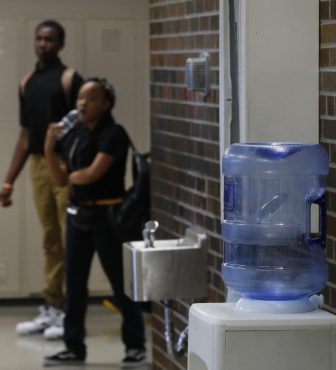 Every New Arkansas School Must Have a Water Bottle Fountain - Salud America